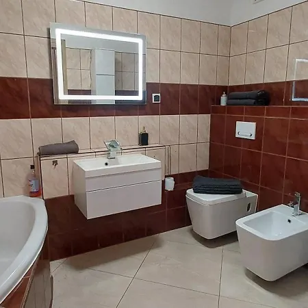 Apartament Przy Stawie Wroclaw Exterior photo